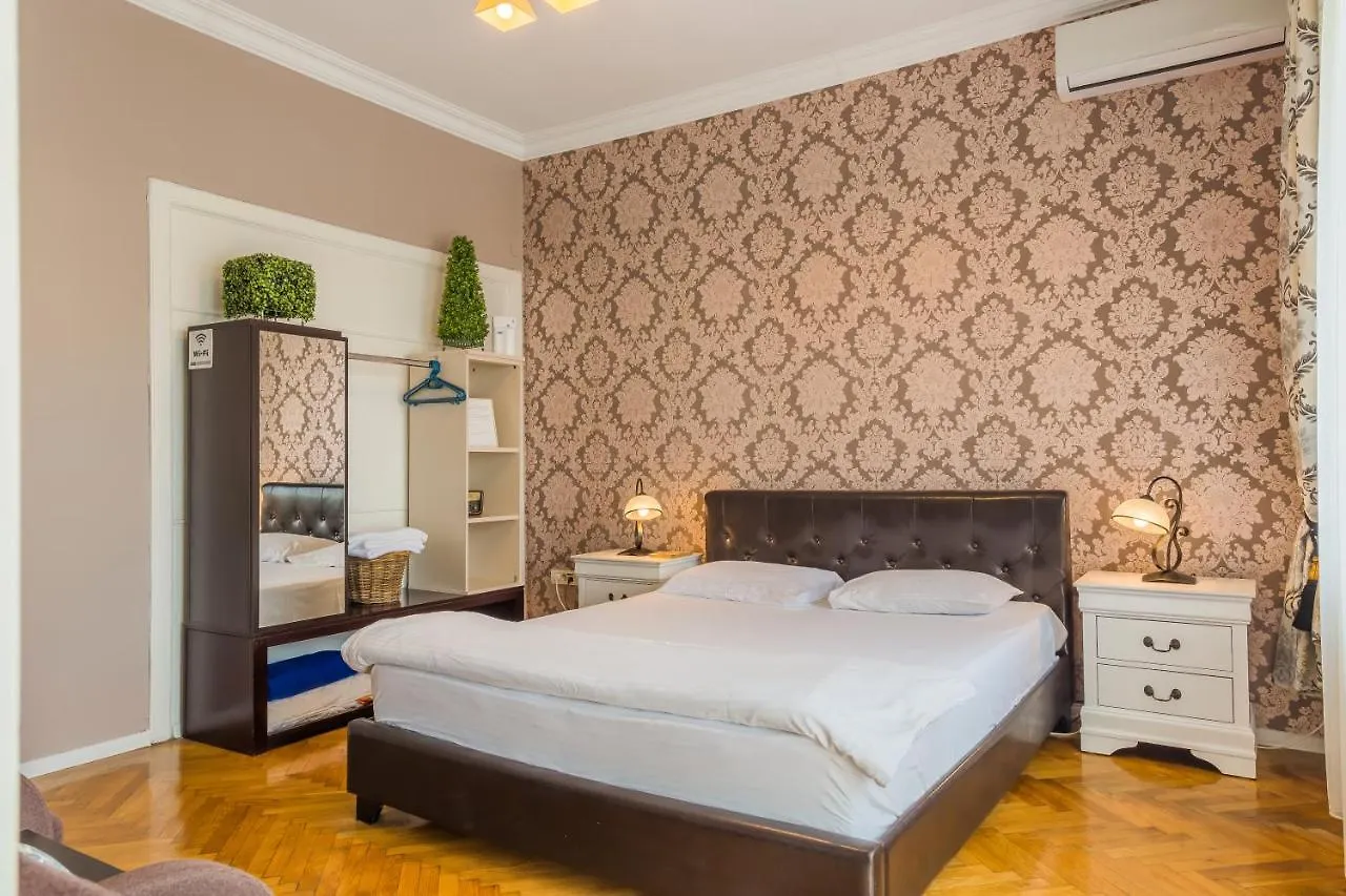 Deluxe Cismigiu Park Apartment Bucharest